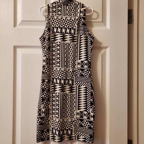 Geo Pattern Bodycon Dress - Picture 2 of 2
